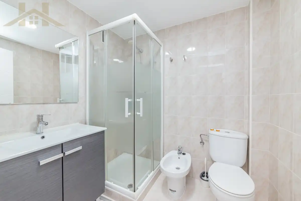 Bathroom of Flat for sale in Rivas-Vaciamadrid  with Air Conditioner, Heating and Parquet flooring
