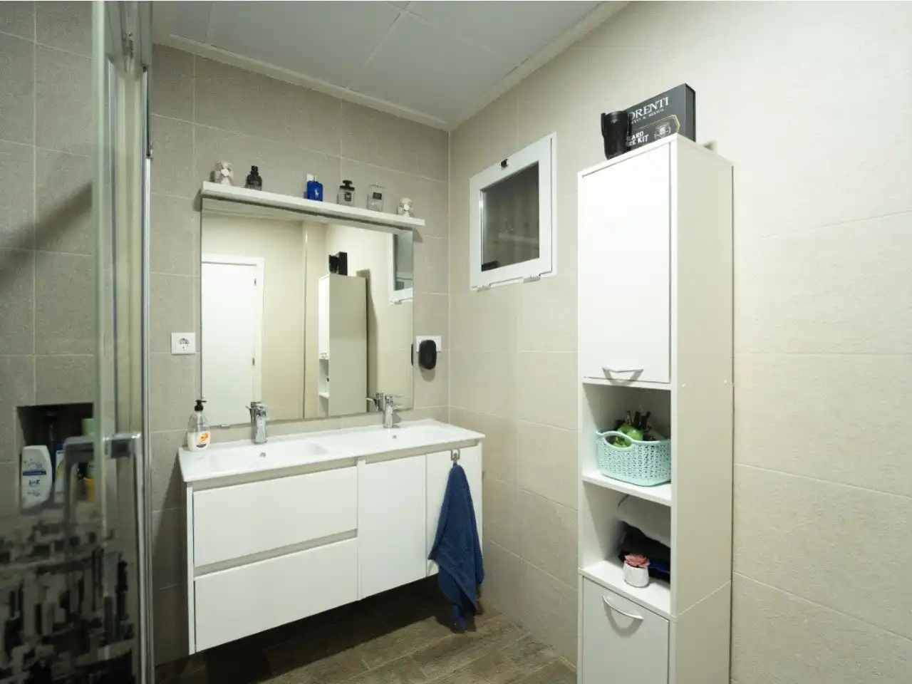 Baño de Piso en venta en Carlet con Jardín privado, Terraza y Amueblado
