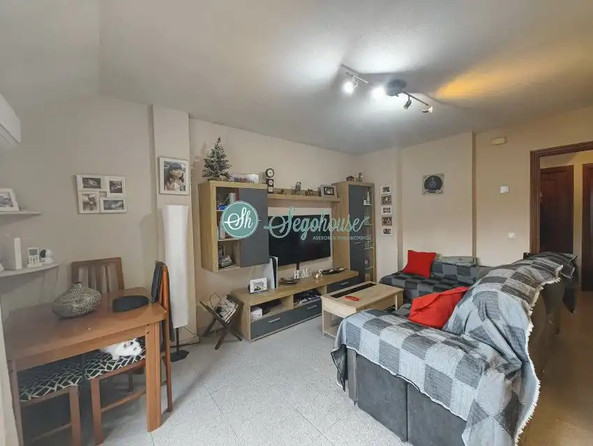 Living room of Flat for sale in Segovia  with Air Conditioner, Heating and Terrace