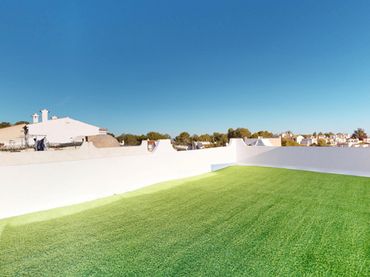 Casa pareada con balcón en venta en San Miguel de Salinas