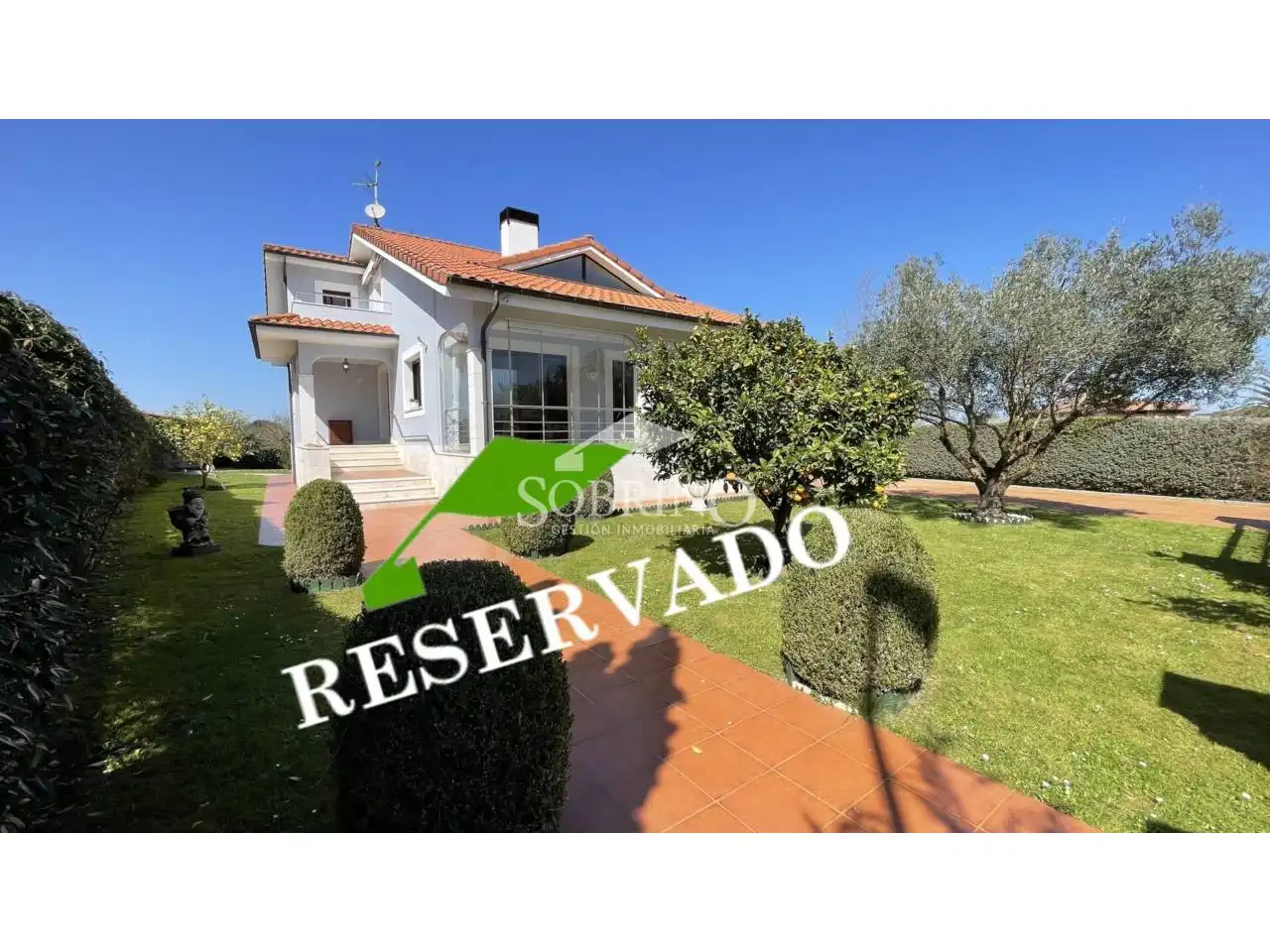 Detached house with garden for sale in Calle La Huertona 1