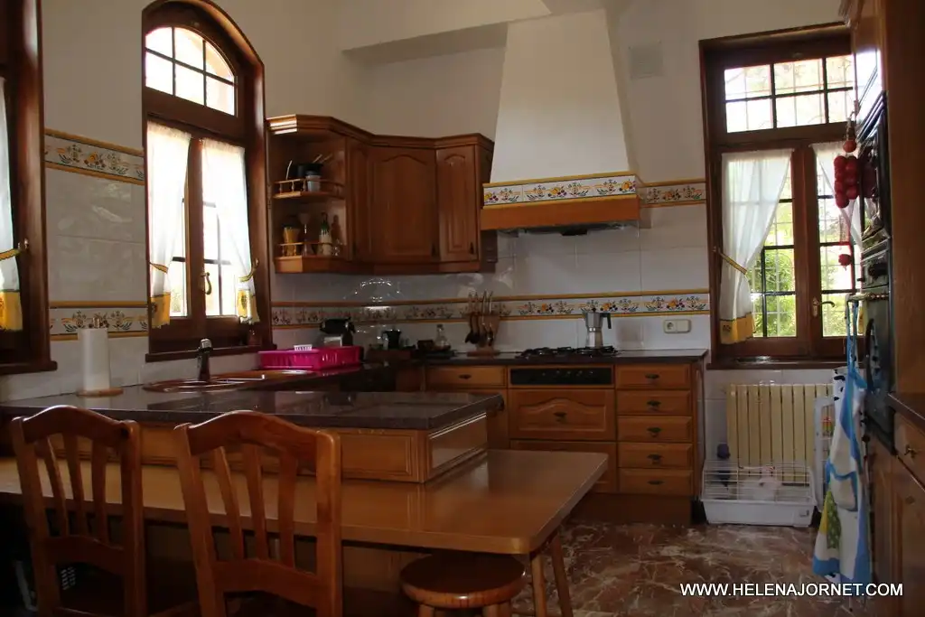 Cuina de Casa o xalet en venda en Sant Feliu de Guíxols amb Calefacció