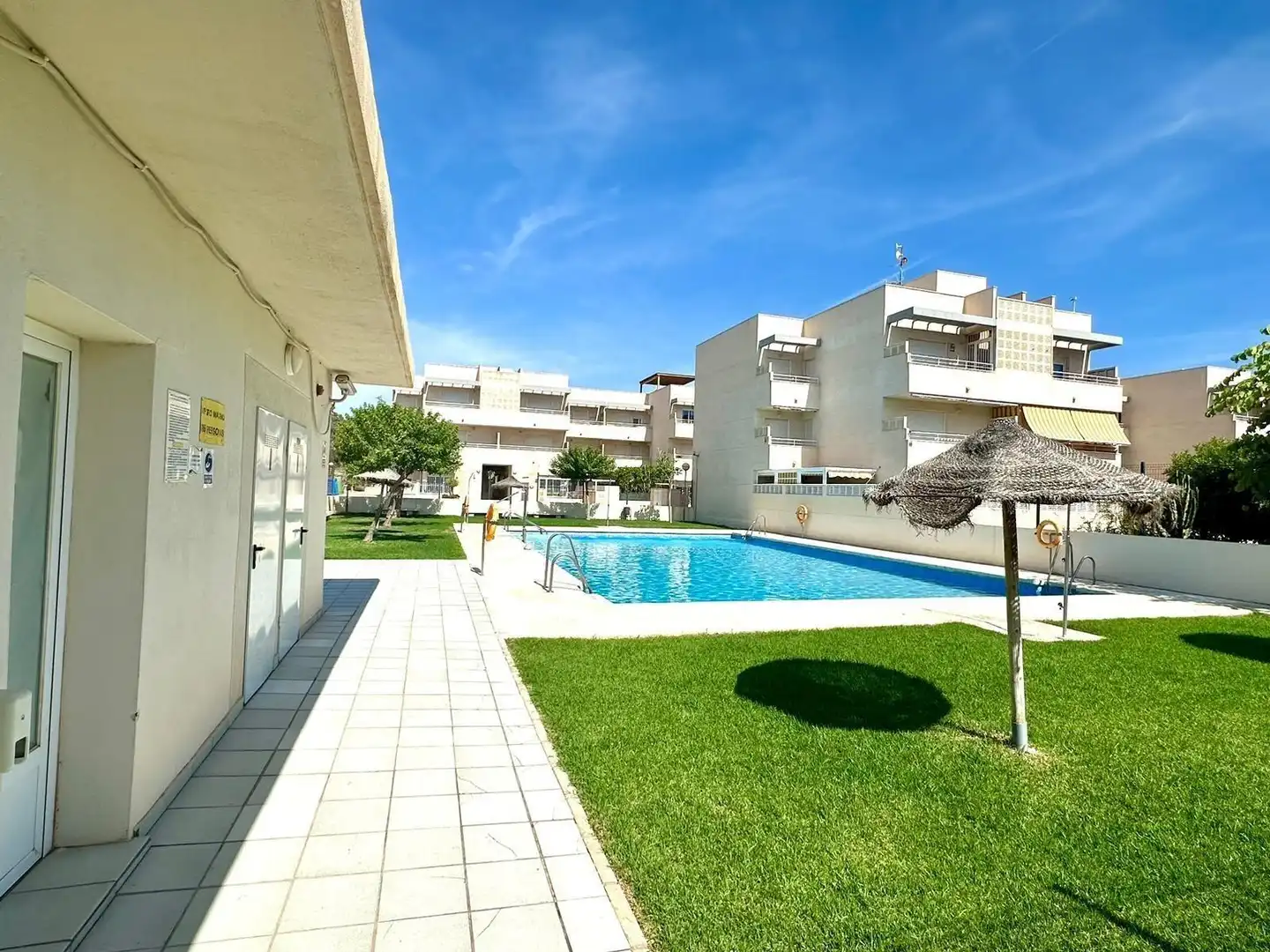 Piscina de Planta baja en venta en Almería