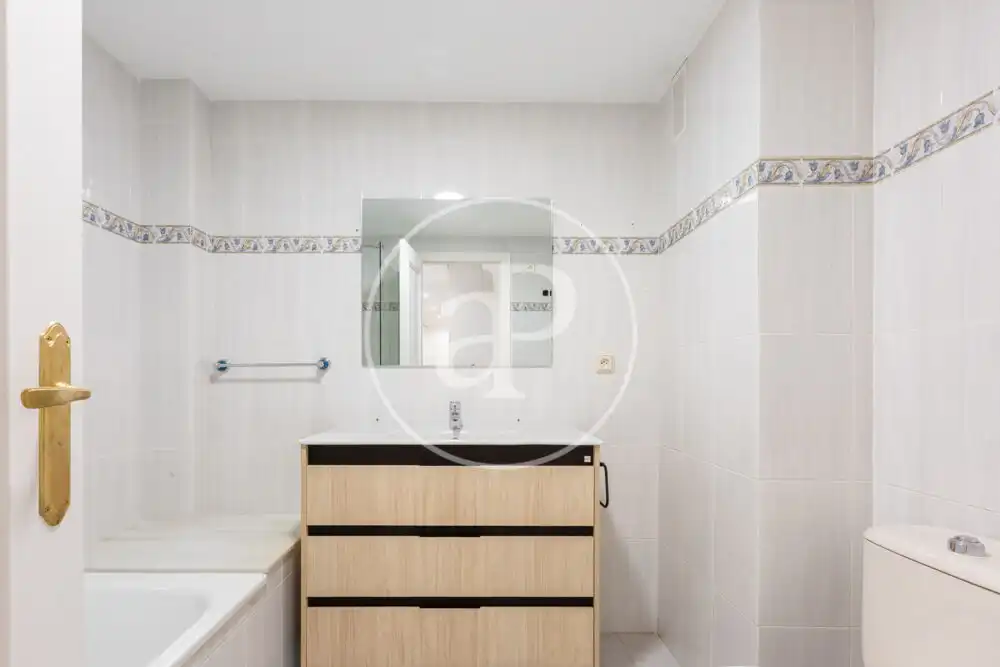 Baño de Piso en venta en Valencia con Aire acondicionado, Calefacción y Balcón