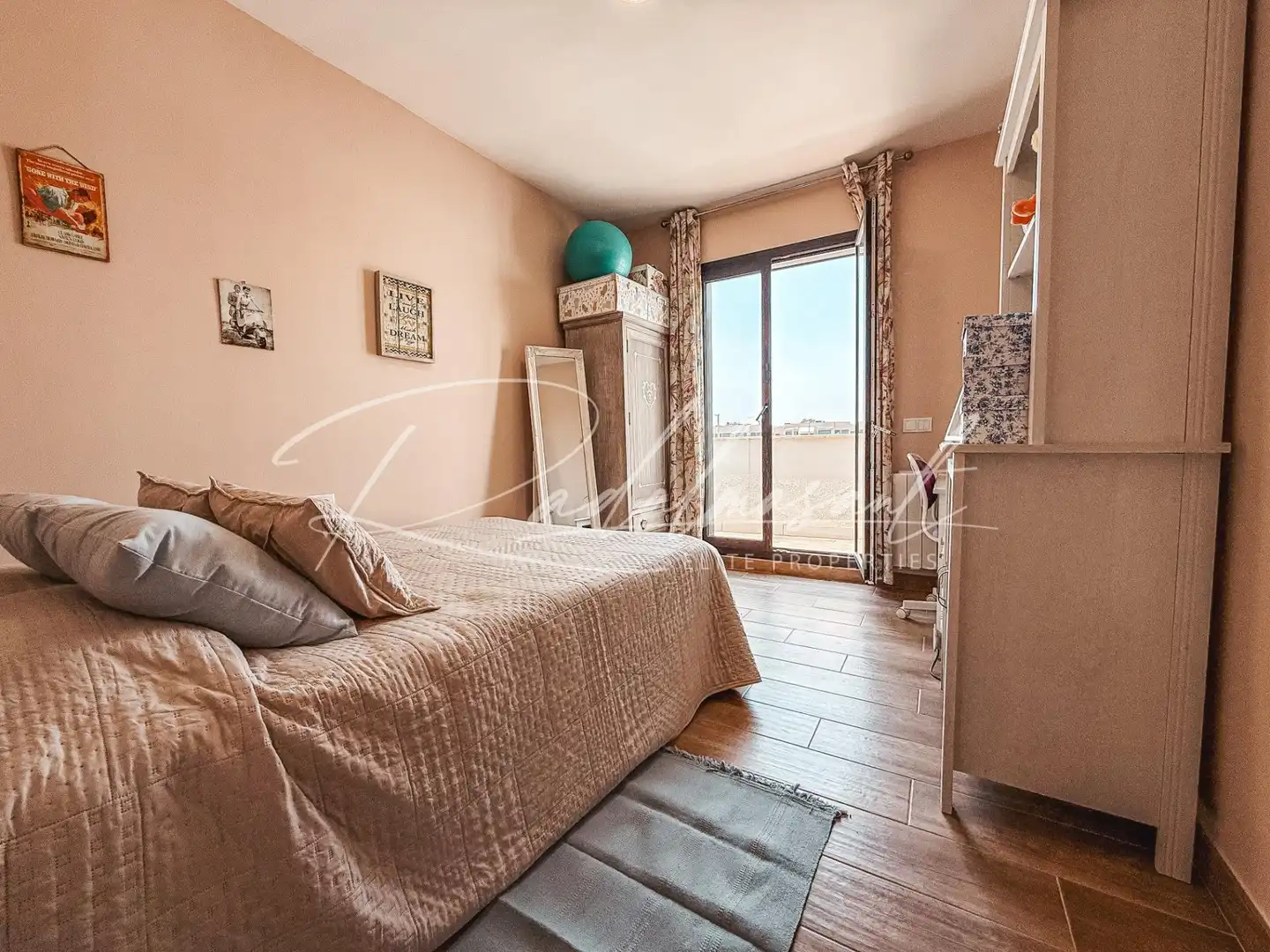 Habitación de Casa adosada en venta en Cambrils con Calefacción, Jardín privado y Terraza