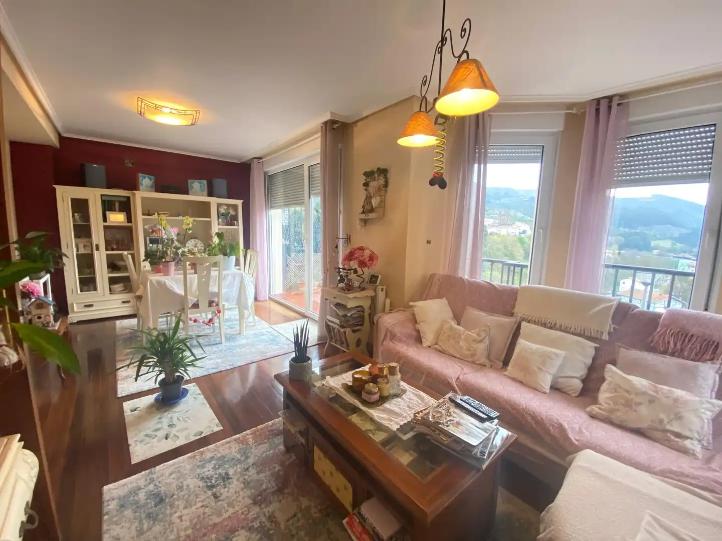Living room of Detached homes for sale in Castro-Urdiales  with Heating, Private garden and Parquet flooring