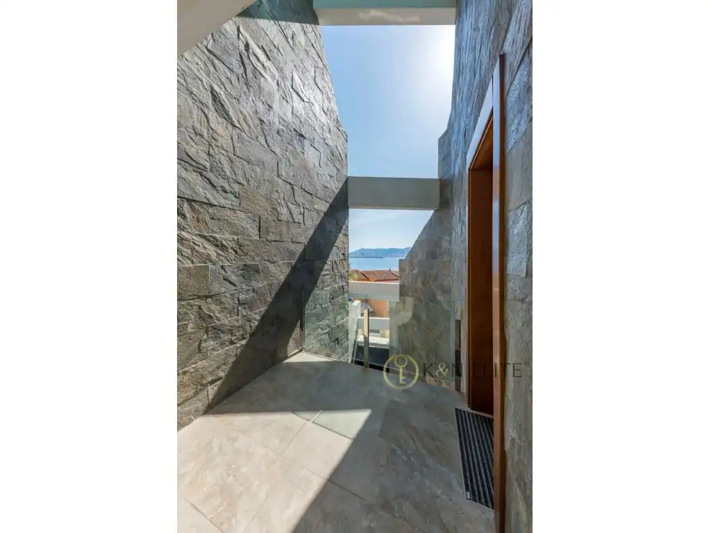 Dúplex en venta en Benidorm con Aire acondicionado y Piscina