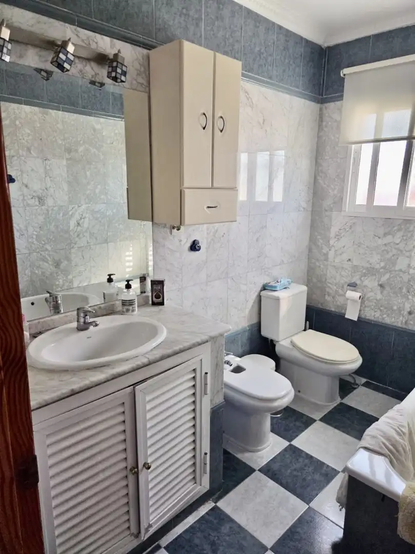 Baño de Finca rústica en venta en La Algaba