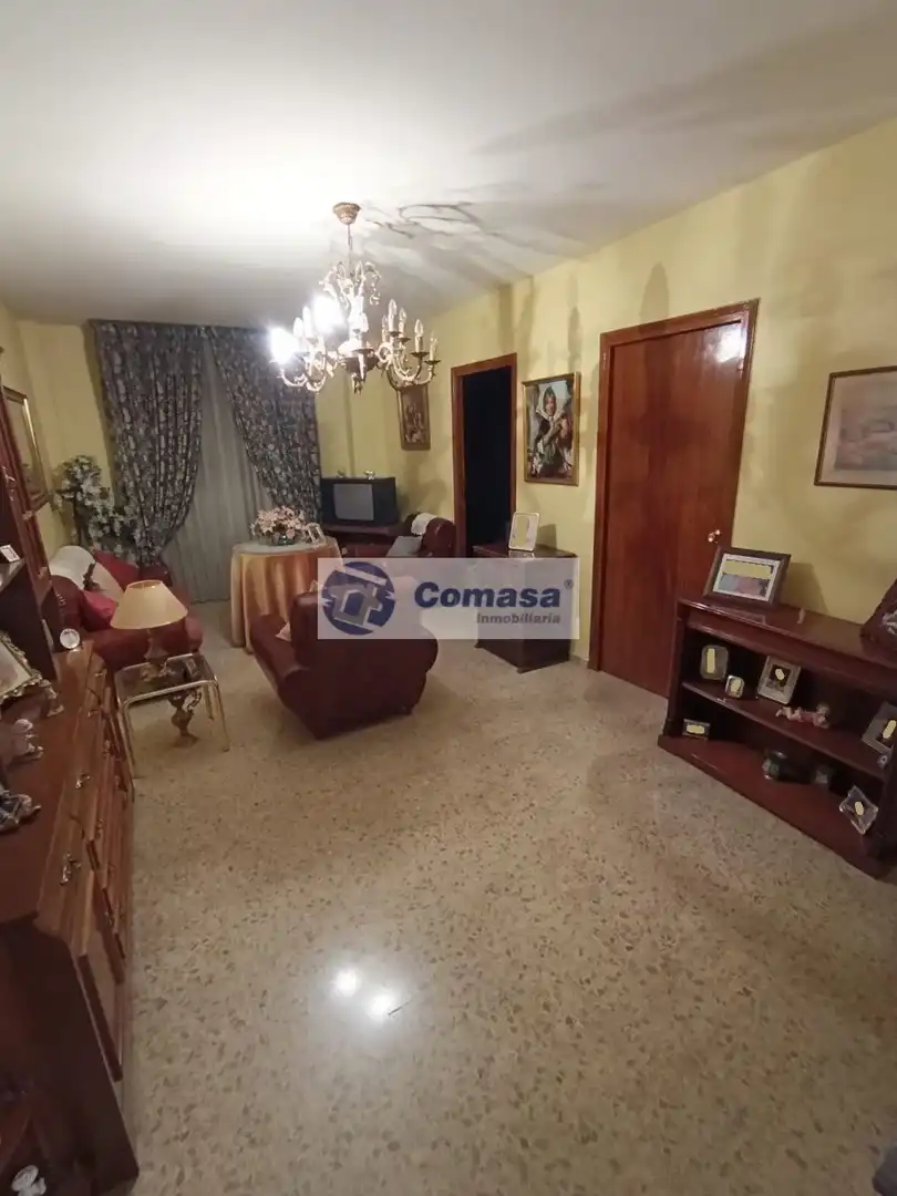 Piso con ascensor en venta en Martos, imagen 4