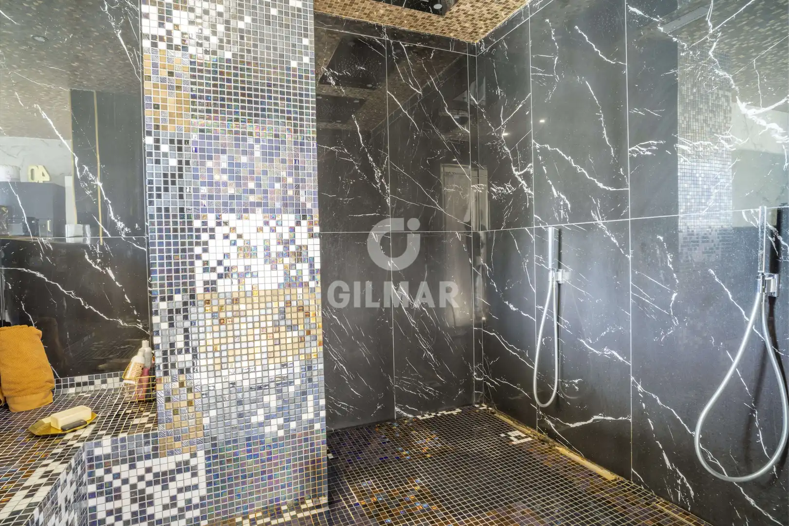 Bany de Casa o xalet en venda en Estepona amb Jardí privat i Piscina