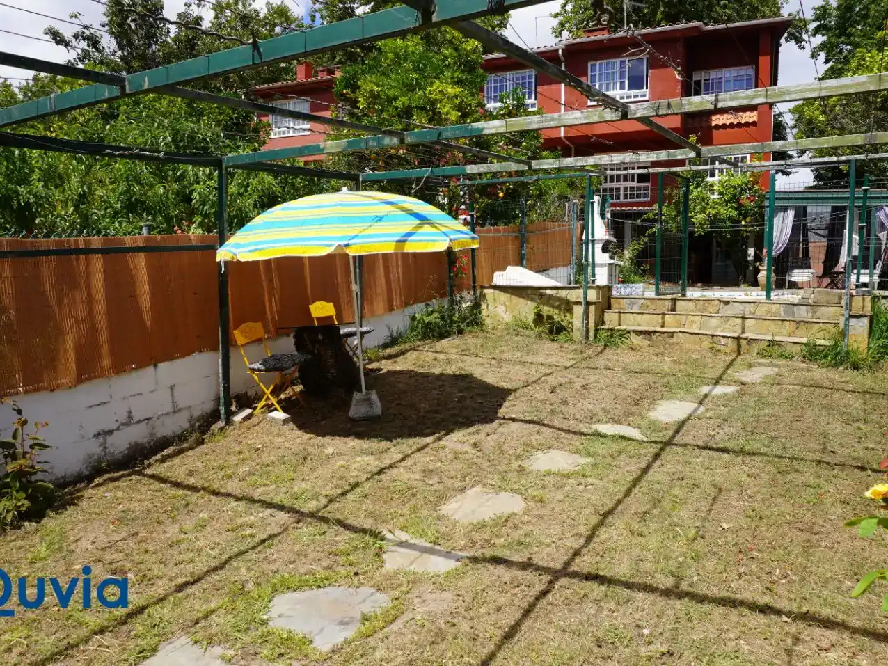 Jardí de Pis per a compartir en Oleiros amb Jardí privat, Parquet i Traster