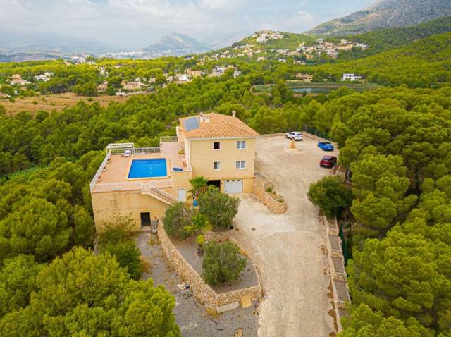 Casa-chalet en Alquiler en Carrer Bernia en Altea la Vella