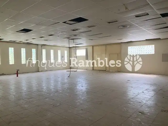Gebäude zum Verkauf in La Pobla de Claramunt