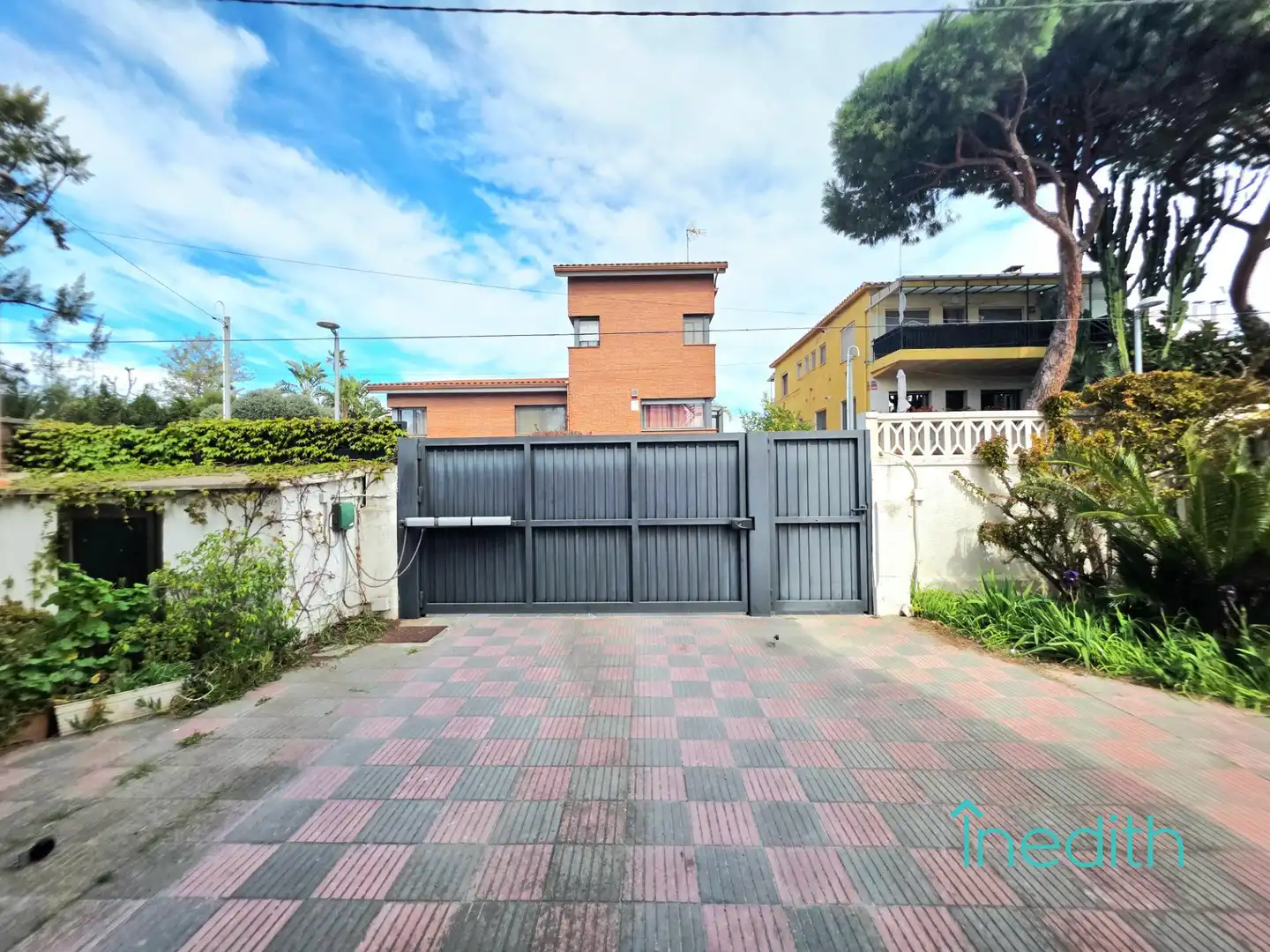 Vista exterior de Piso en venta en Castelldefels con Aire acondicionado, Calefacción y Terraza