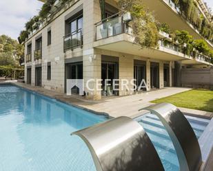 Vista exterior de Dúplex en venda en  Barcelona Capital amb Aire condicionat, Terrassa i Piscina