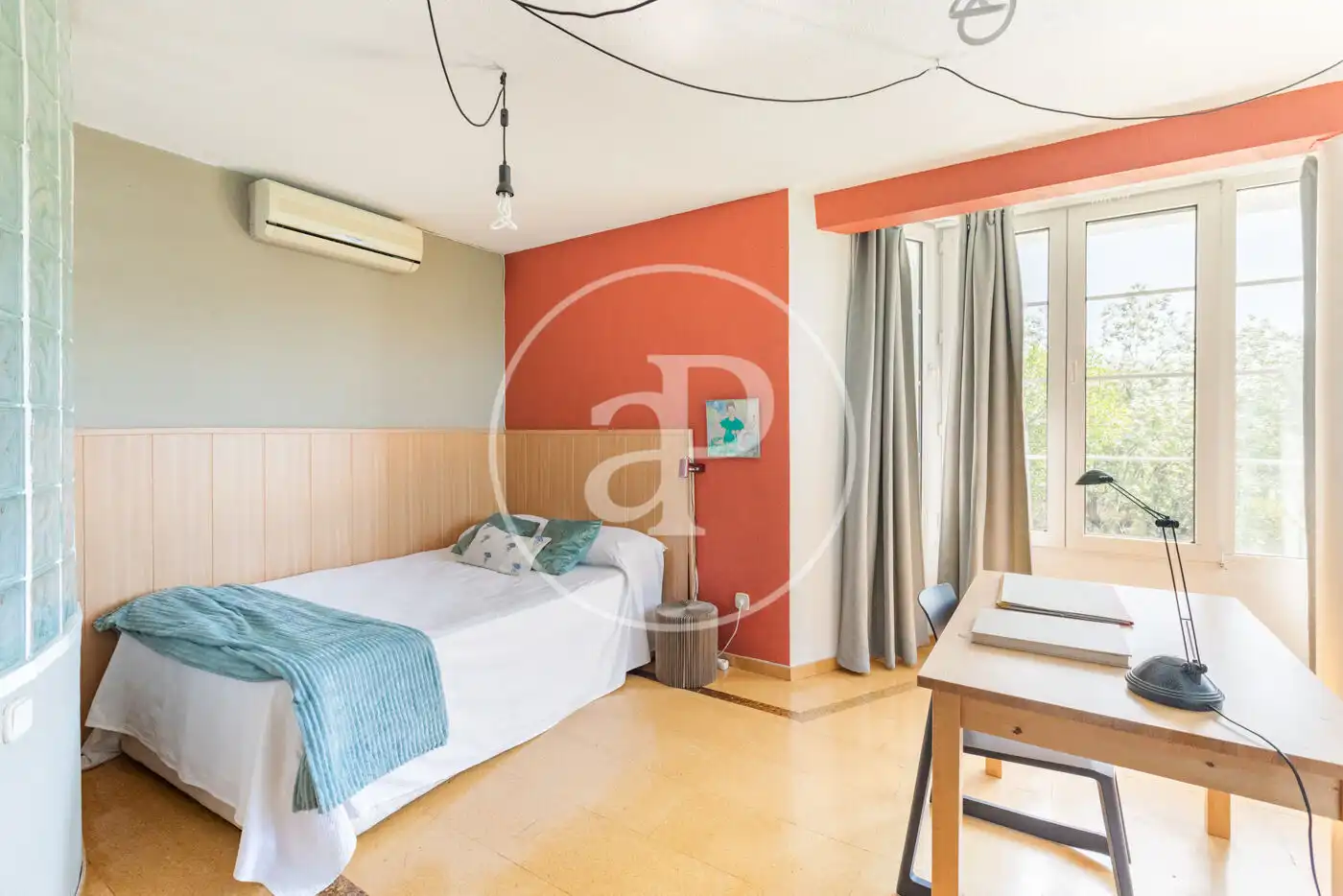 Dormitori de Casa o xalet en venda en Torrelodones amb Calefacció, Jardí privat i Traster