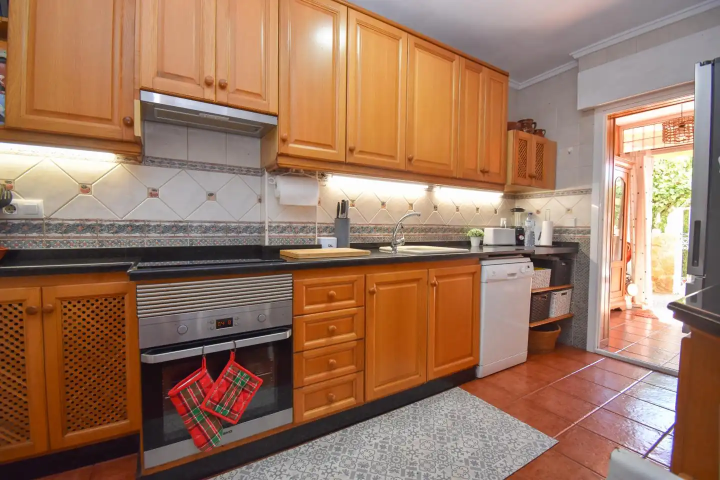 Cocina de Casa o chalet en venta en Santa Pola con Aire acondicionado, Jardín privado y Piscina