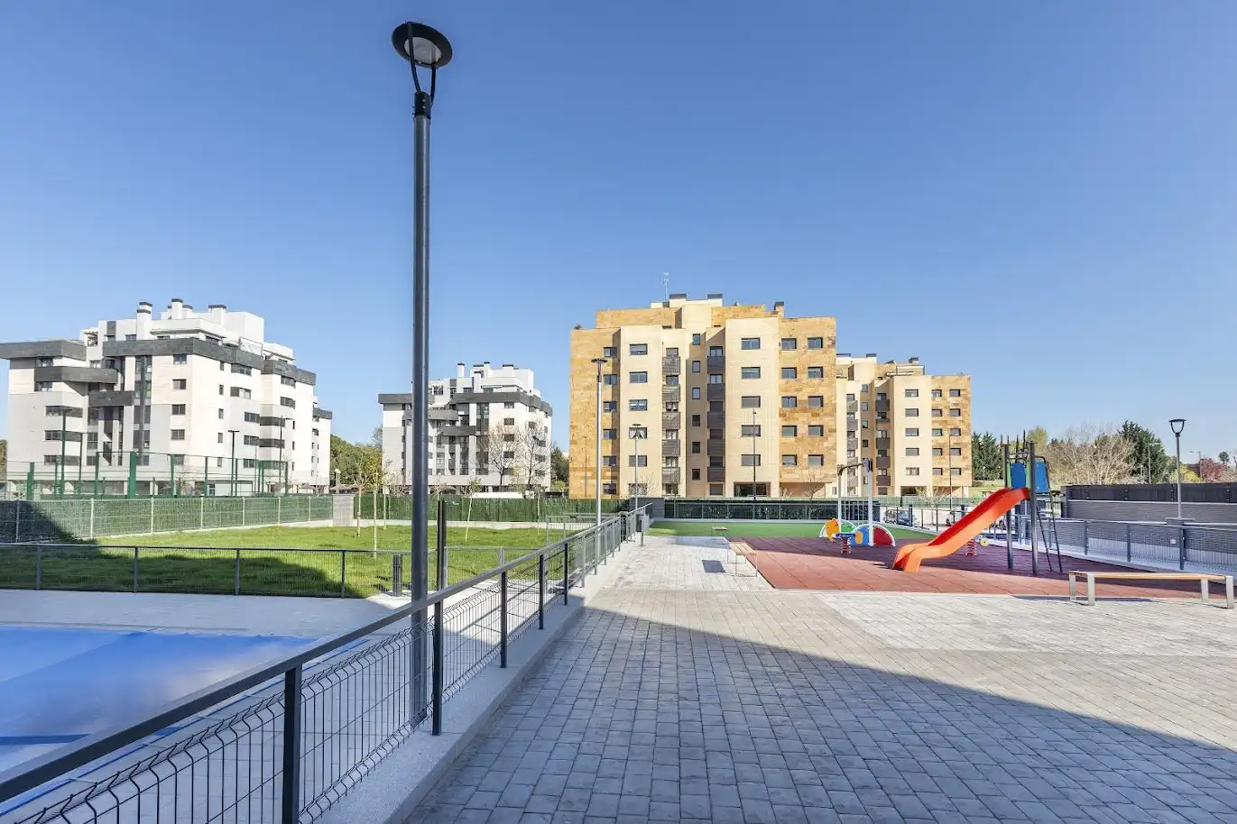 Vista exterior de Àtic en venda en Valladolid amb Aire condicionat, Calefacció i Parquet