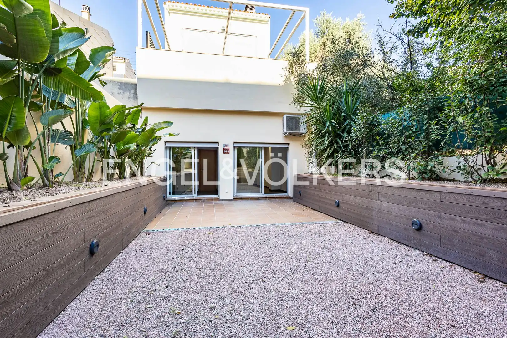 Exterior view of Apartments for sale in Sant Cugat del Vallès  with Air Conditioner, Heating and Private garden