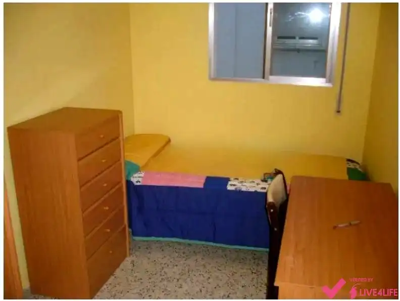 Schlafzimmer von Wohnung zur Miete in Valencia mit Klimaanlage, Heizung und Möbliert