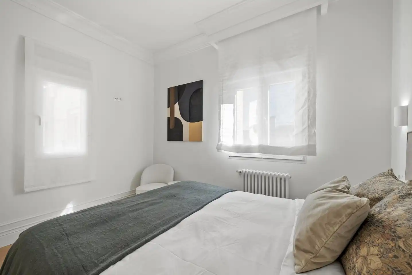 Bedroom of Flat for sale in Madrid  with Air Conditioner, Heating and Furnished