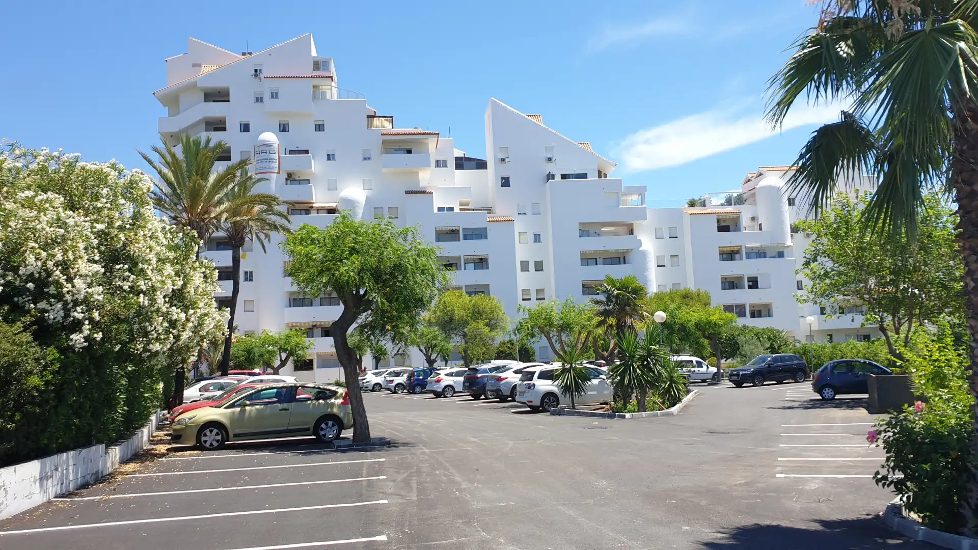 Außenansicht von Maisonette zur Miete in Estepona mit Klimaanlage, Terrasse und Schwimmbad