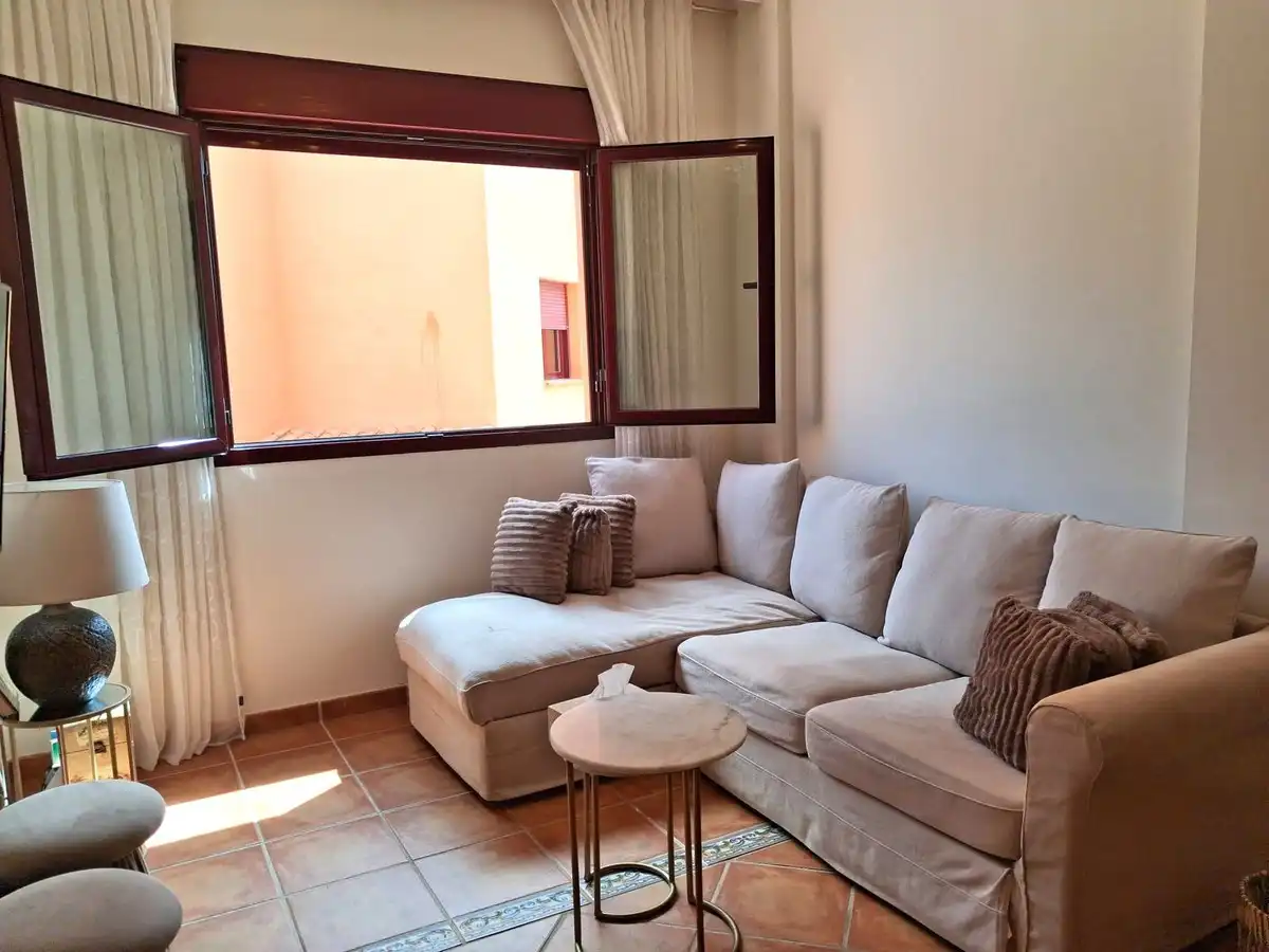 Apartament amb piscina en venda a Benahavís pueblo, imagen 12