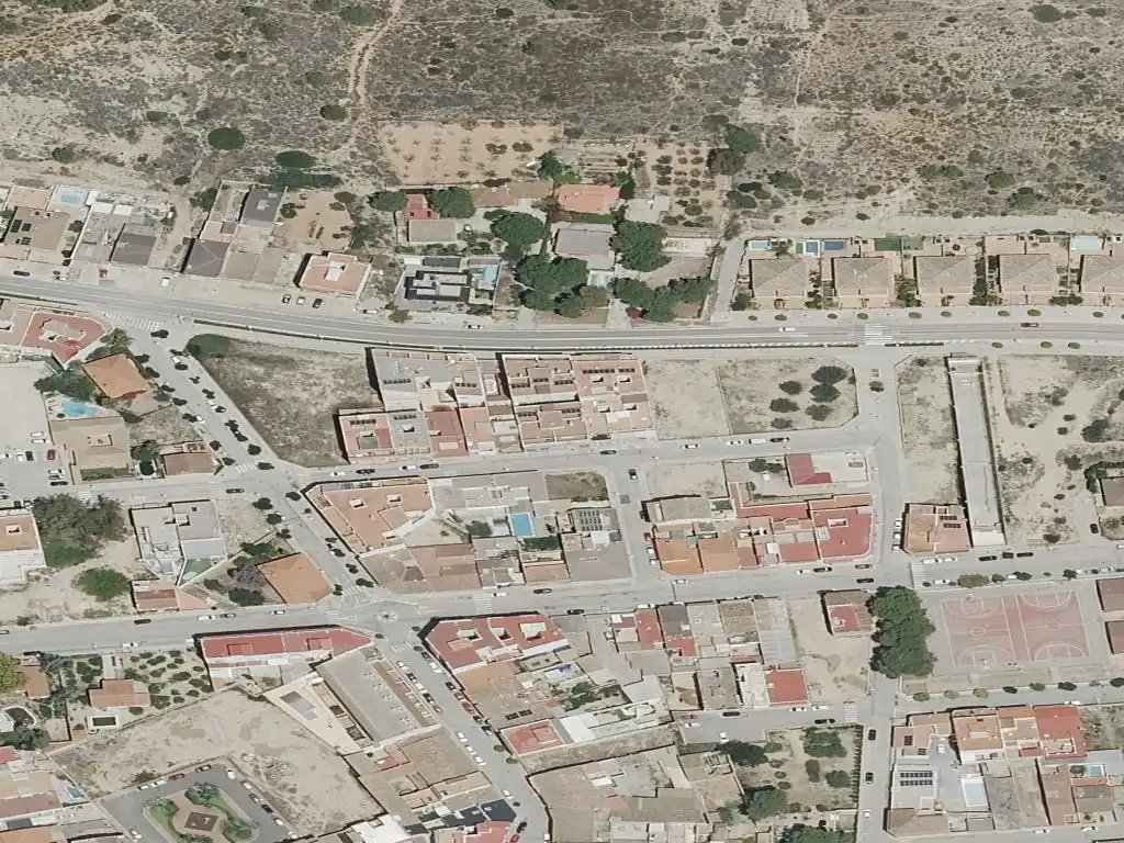 Piso en venta en AV. ENRIC VALOR 9 1 Sótano 1 00001, imagen 2