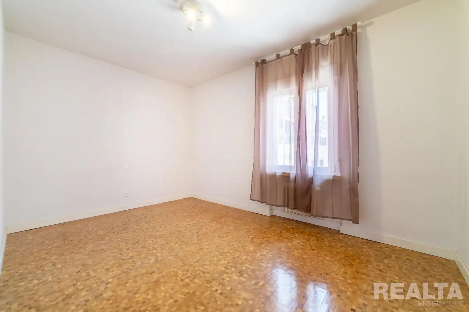 Schlafzimmer von Wohnungen zum Verkauf in Madrid mit Heizung und Parkett