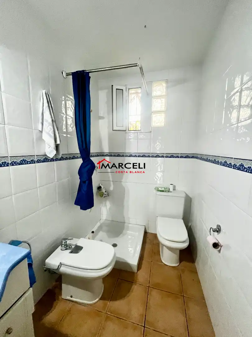 Bany de Casa o xalet en venda en Orihuela amb Jardí privat, Terrassa i Moblat