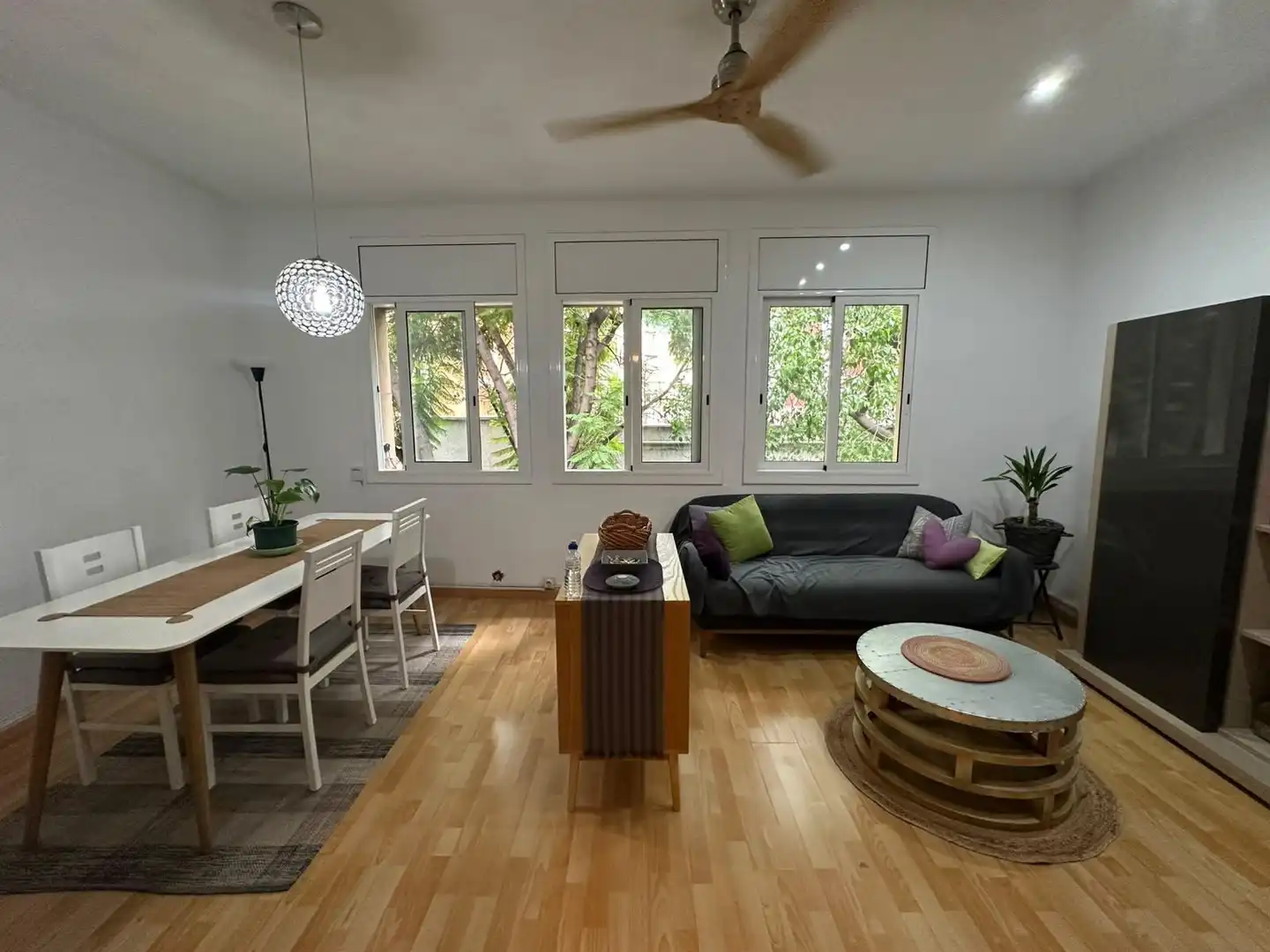 Sala d'estar de Apartament en venda en Barcelona amb Parquet, Traster i Moblat