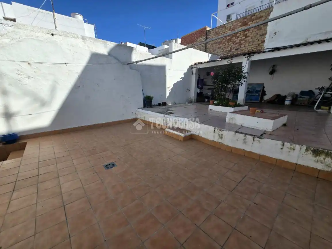 Casa adosada en venda a Morón de la Frontera
