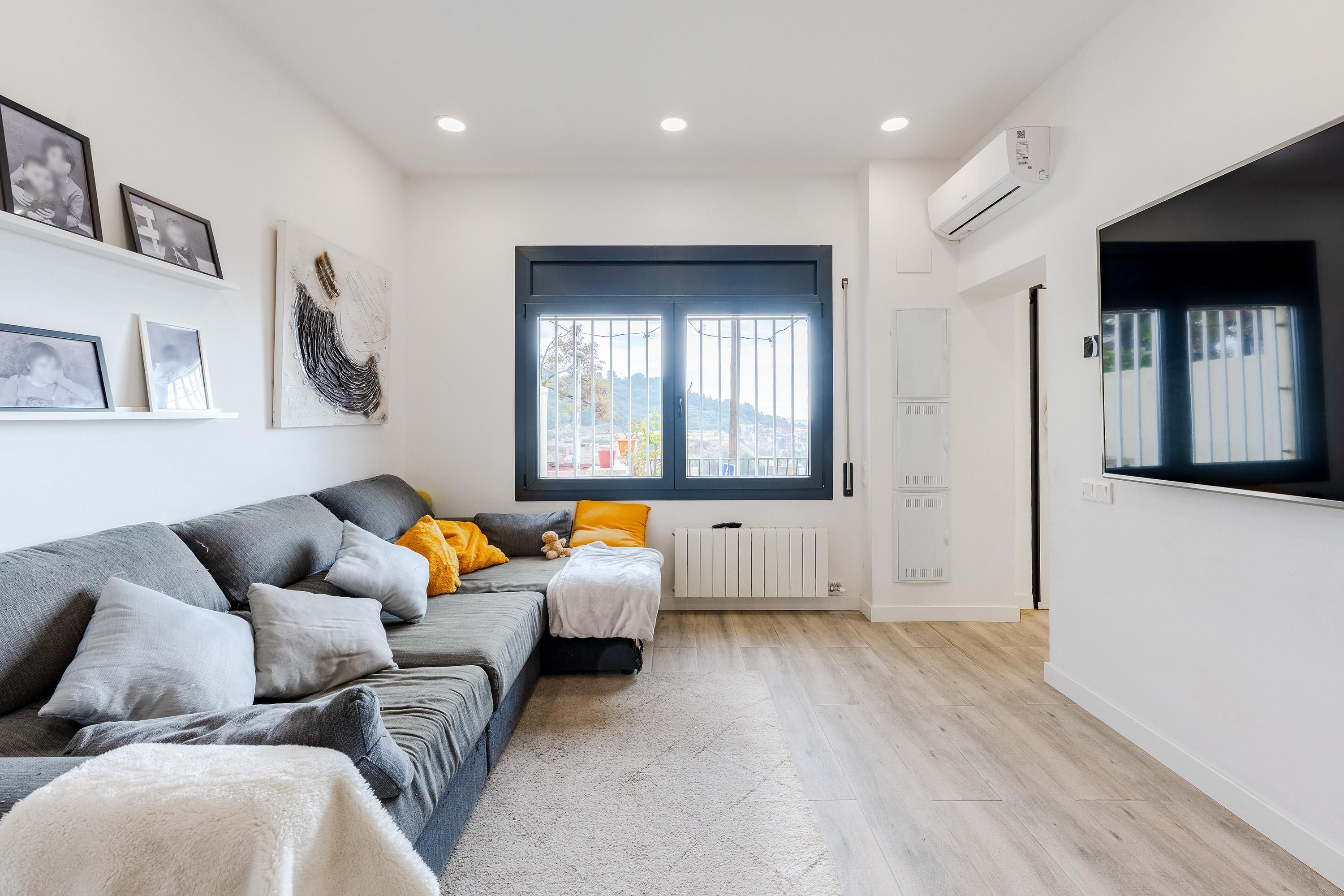 Living room of House or chalet for sale in Molins de Rei  with Air Conditioner, Heating and Terrace