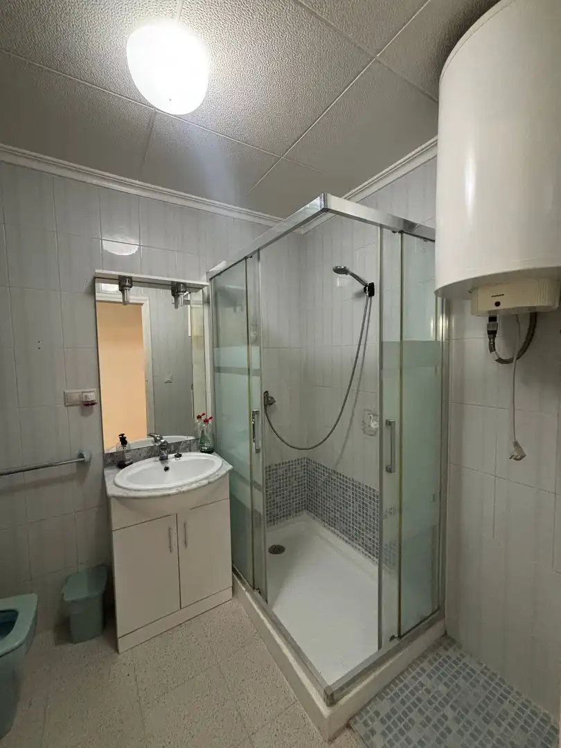 Bany de Casa o xalet en venda en Monóvar  / Monòver amb Calefacció, Terrassa i Moblat