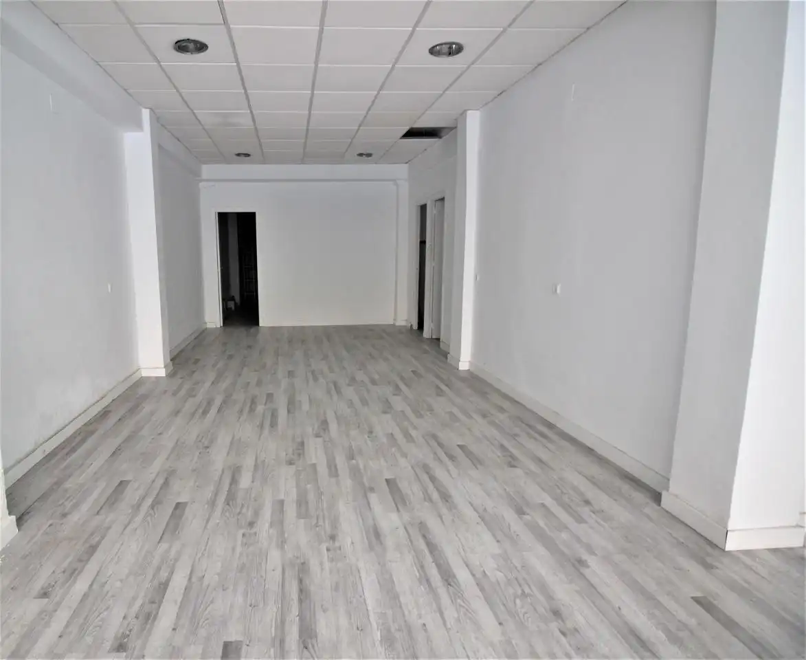 Local de alquiler en Calzada De Castro, Nueva Andalucía