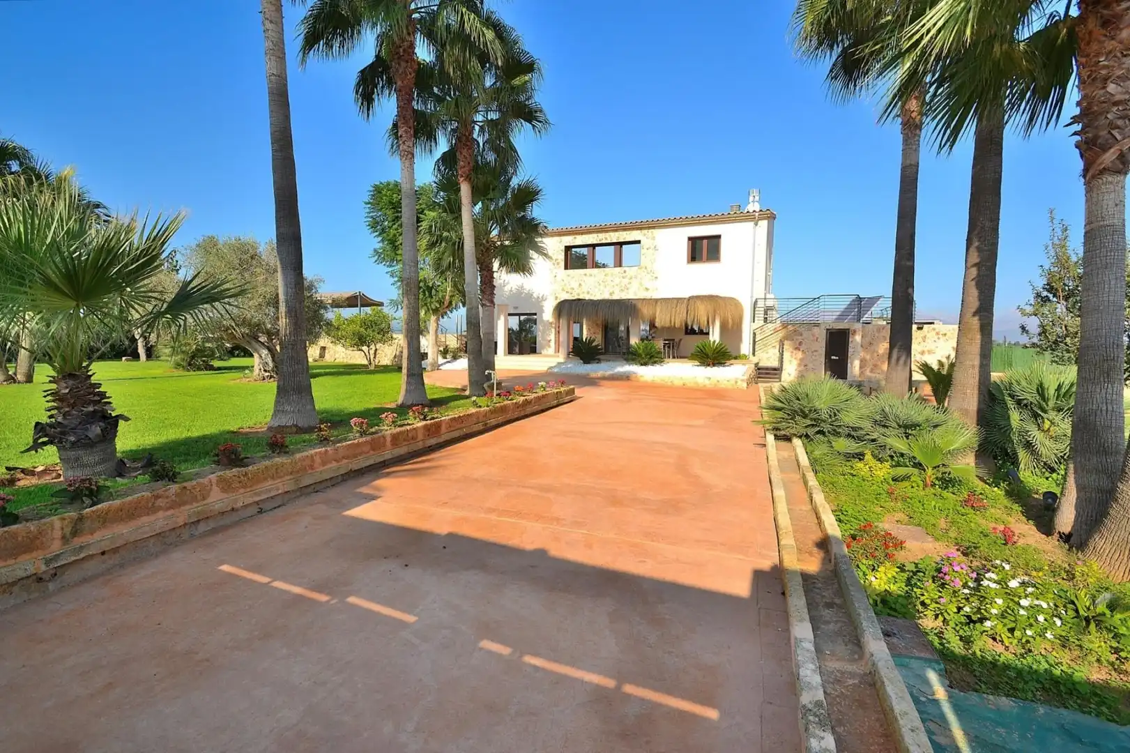 Jardí de Finca rústica de lloguer en Muro amb Aire condicionat, Calefacció i Jardí privat