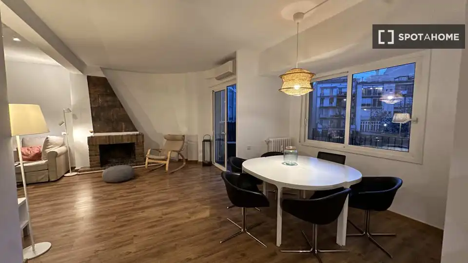 Flat with terrace to rent in Eixample, imagen 2