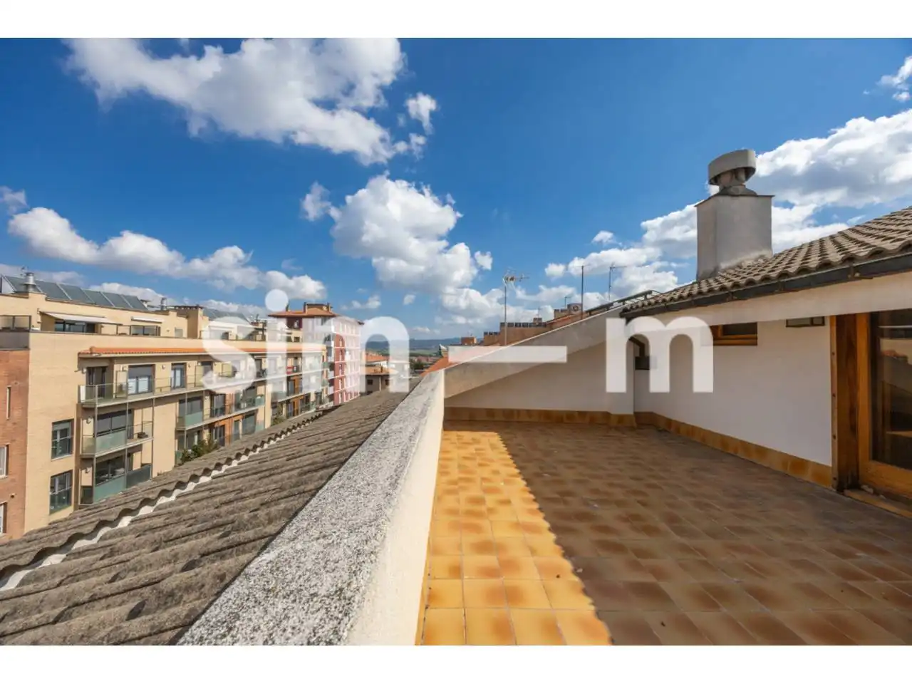 Vista exterior de Dúplex en venta en Vic con Calefacción, Terraza y Trastero