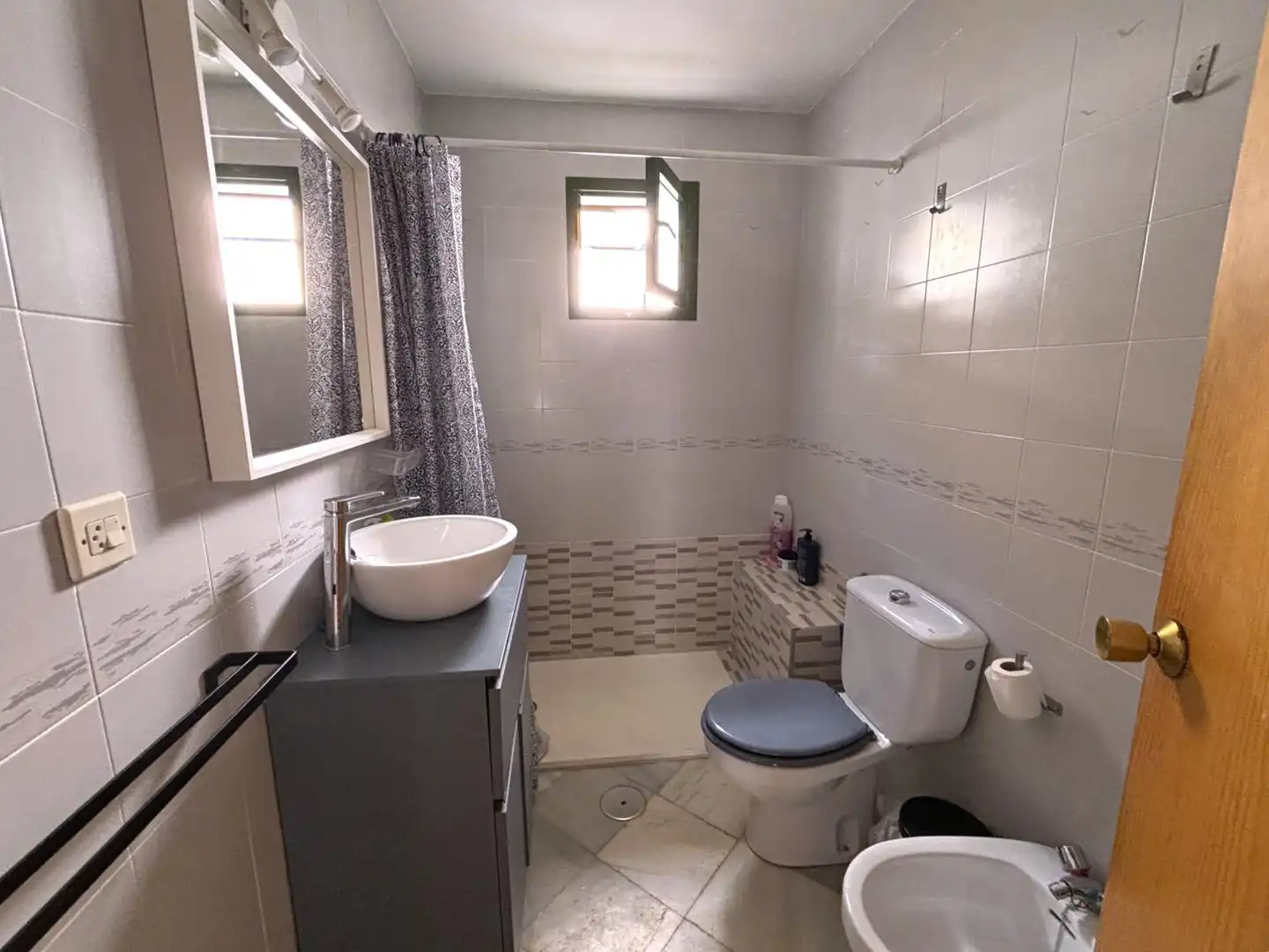 Baño de Piso en venta en El Portil con Calefacción, Terraza y Piscina