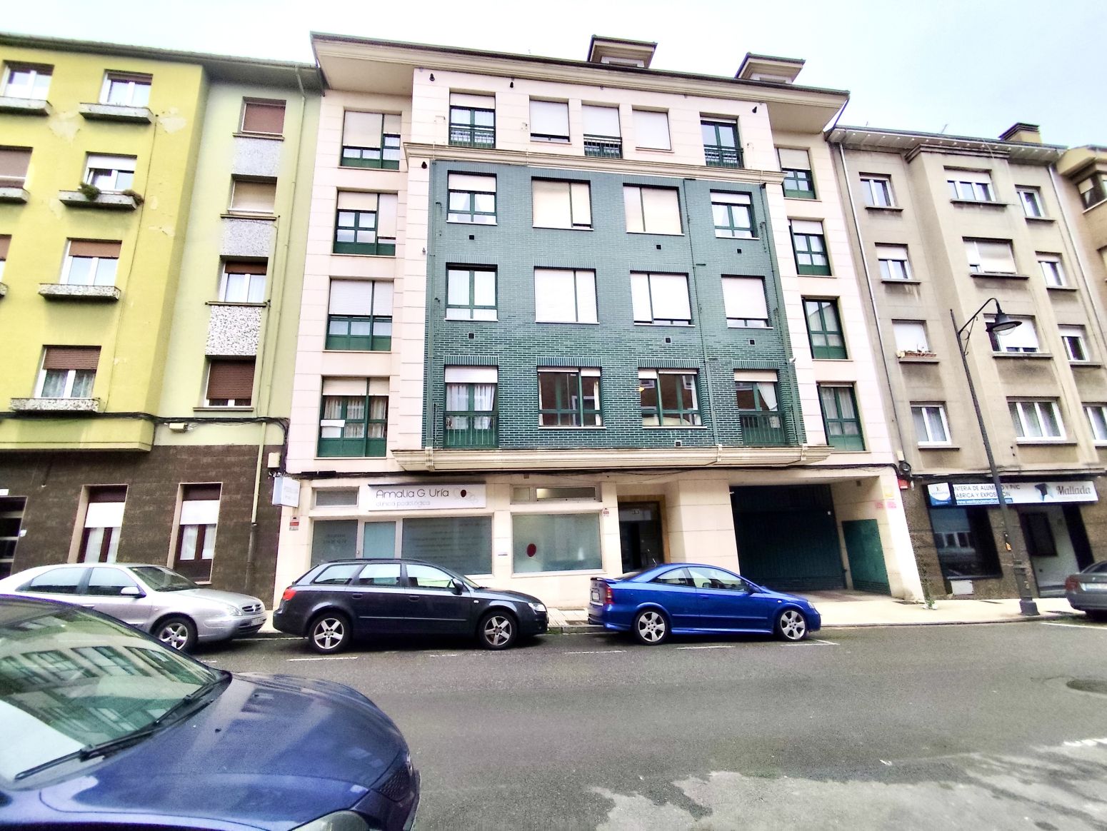 Vista exterior de Pis en venda en Gijón  amb Calefacció, Parquet i Traster