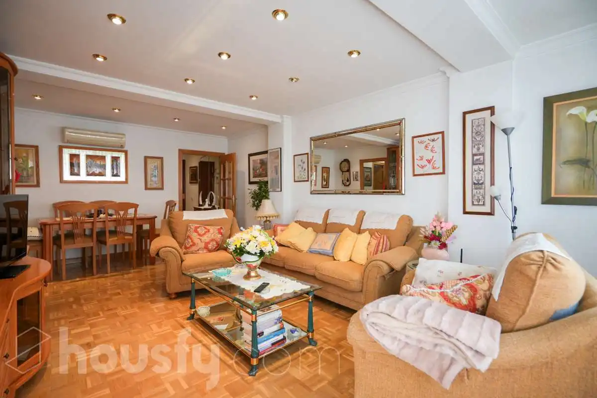 Sala d'estar de Pis en venda en Leganés amb Aire condicionat i Terrassa