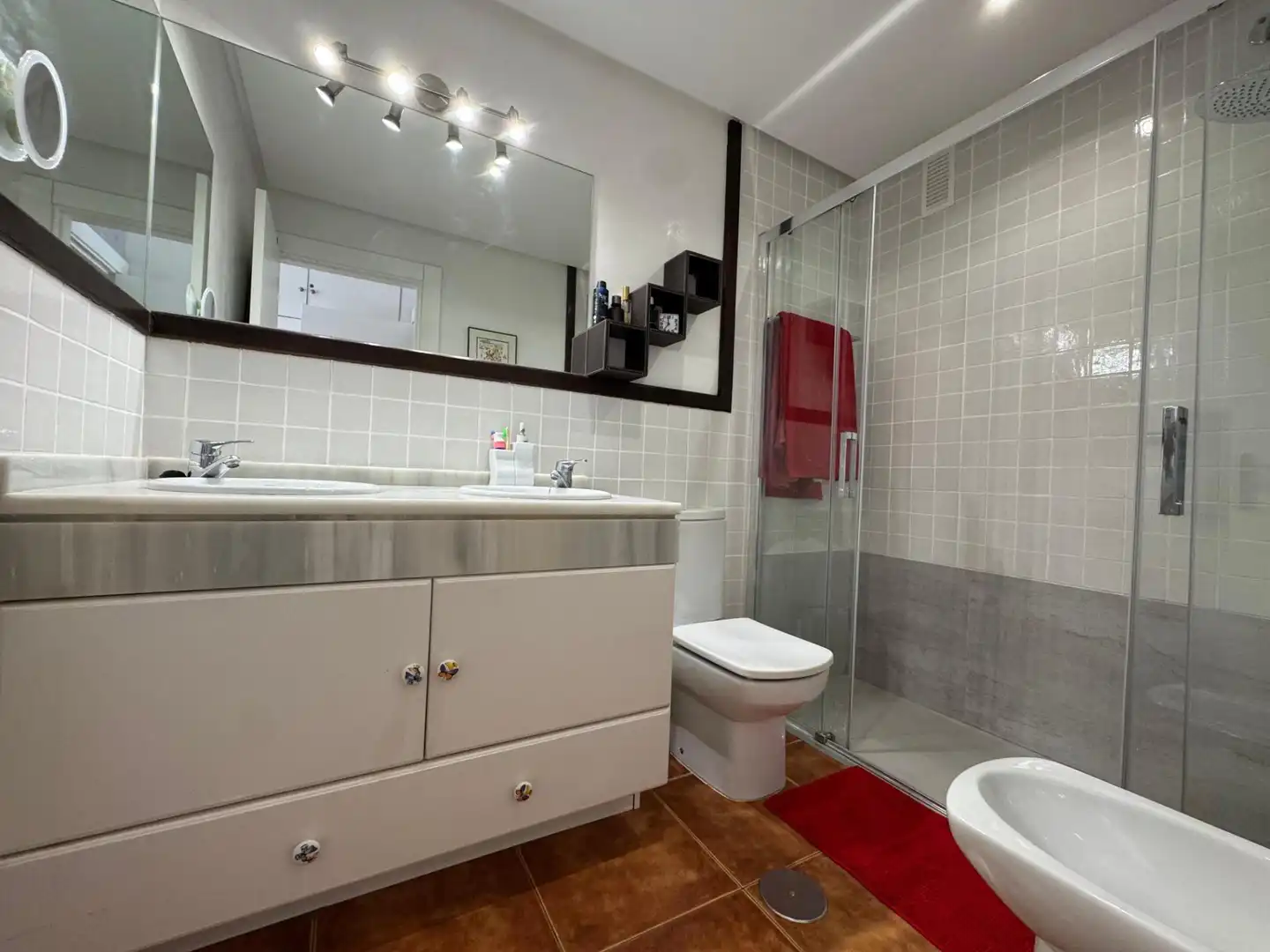 Baño de Apartamento en venta en Rota con Terraza y Piscina comunitaria