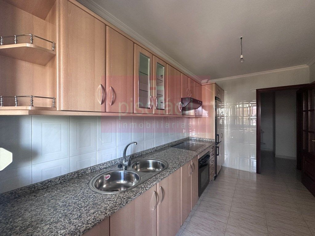 Cocina de Piso en venta en Lugo Capital