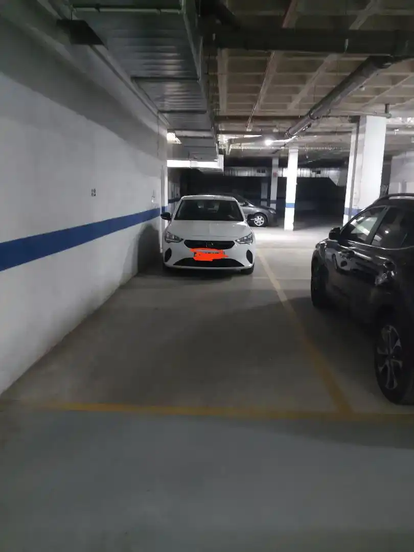 Parkplatz von Garage zur Miete in Norte