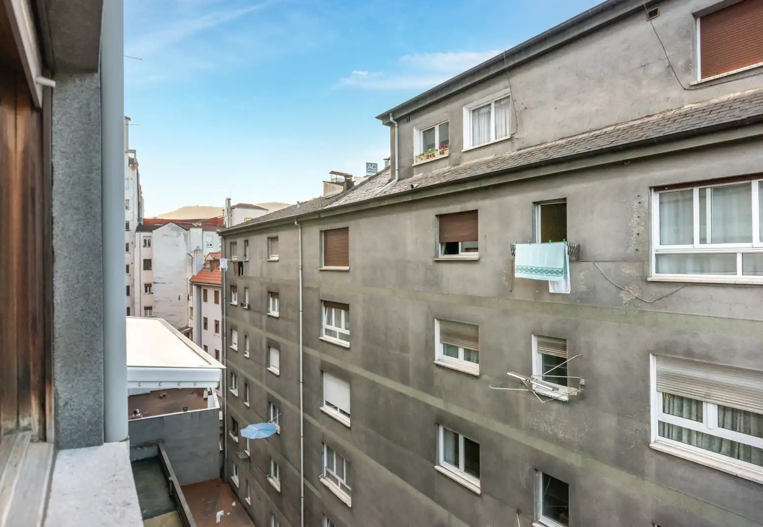 Außenansicht von Wohnung zum Verkauf in Oviedo  mit Heizung und Parkett