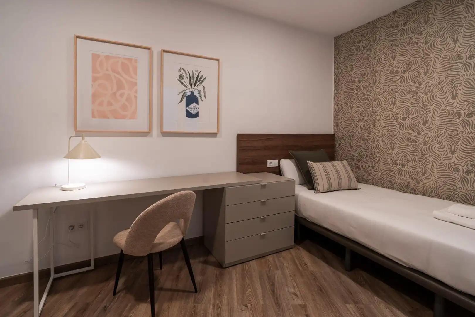 Bedroom of Flat for rent in Valencia  with Air Conditioner, Heating and Furnished