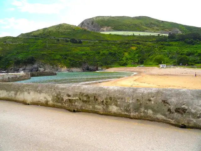 Außenansicht von Wohnung zum Verkauf in Castro-Urdiales mit Heizung, Parkett und Terrasse