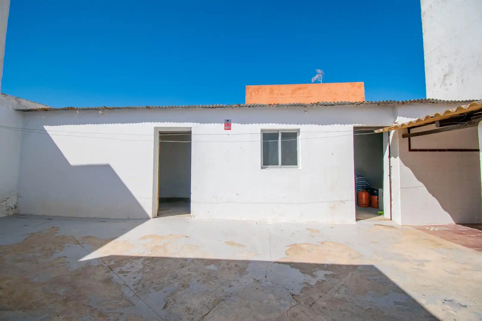Vista exterior de Casa o chalet en venta en Chiclana de la Frontera