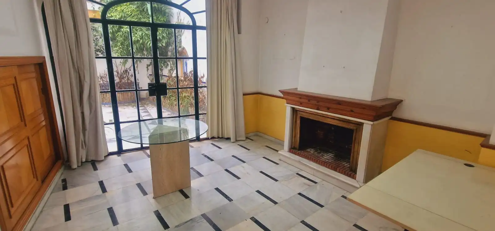 Sala d'estar de Casa o xalet en venda en Córdoba amb Aire condicionat, Calefacció i Jardí privat