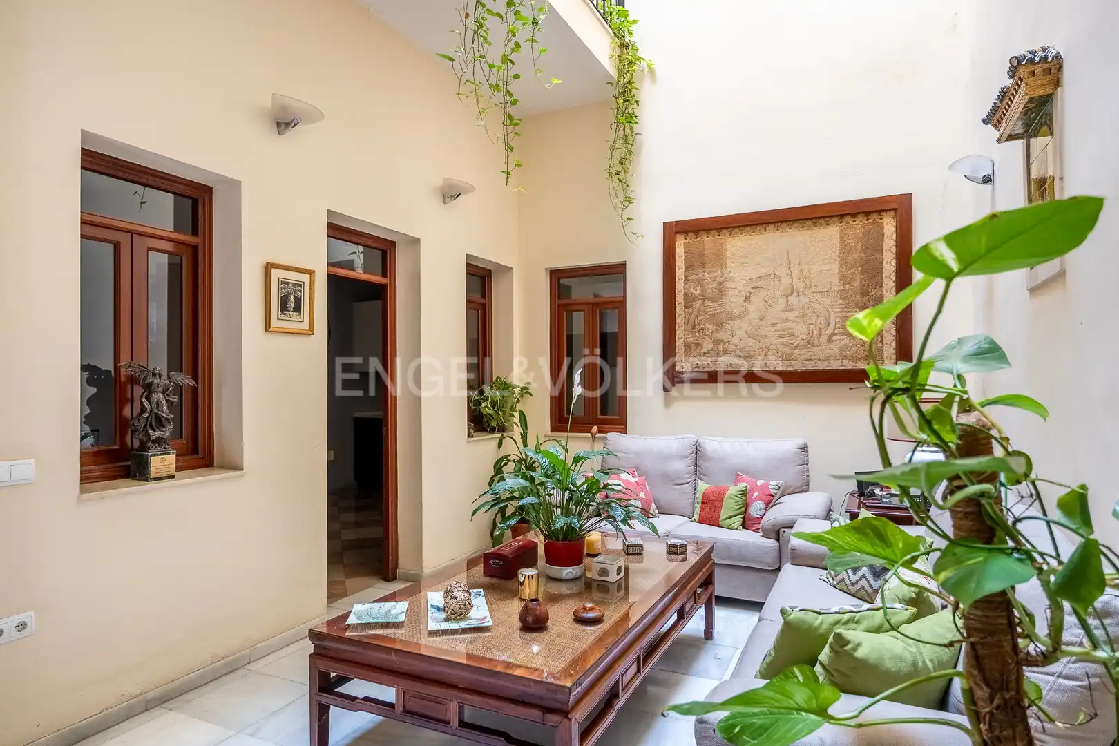 Living room of Houses for sale in Sevilla  with Air Conditioner, Heating and Storage room